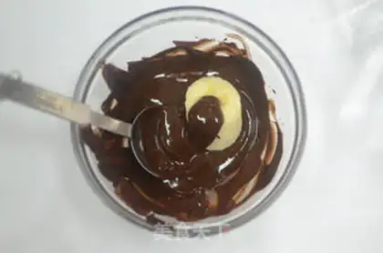 Make Chocolate banana coconut ball step 3