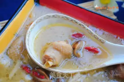 Make Tasty chicken soup with pinewood step 16