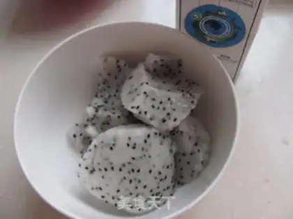 Make Dragon fruit shake step 1