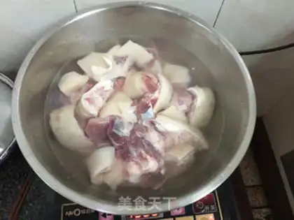 Make Peanut mushroom pig hoof step 2