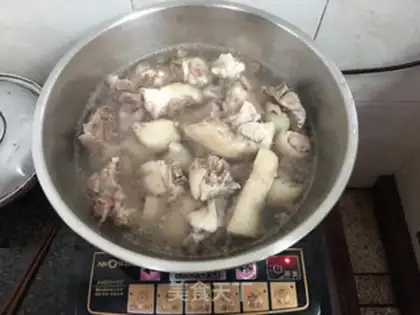 Make Peanut mushroom pig hoof step 3