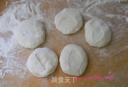 Make Cheeky hands tore pork buns step 6