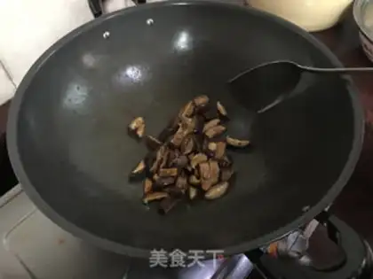 Make Peanut mushroom pig hoof step 13