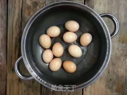 Make Five spicy tea eggs step 2