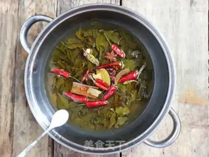 Make Five spicy tea eggs step 9