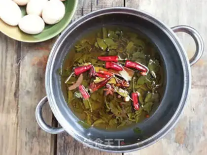Make Five spicy tea eggs step 11