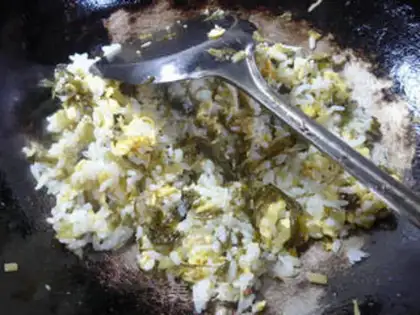 Make Snowball egg fried rice step 5