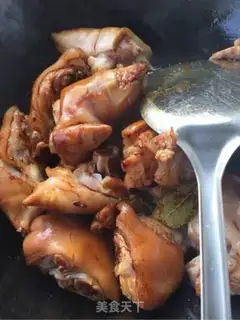 Make Red burning pig hoof step 3