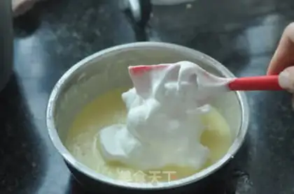 Make Big-touch yogurt cake step 7