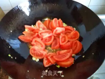 Make Tomato fried eggs step 8