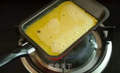 Make Shrimp-skin cheese roll step 3
