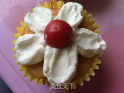 Make A flower cupcake step 17