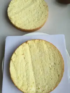 Make Blue birthday cake step 2