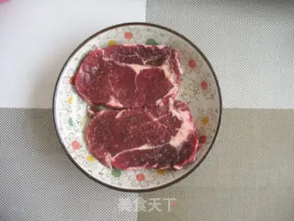 Make Black pepper steak step 1