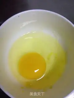 Make A white sugar egg step 0