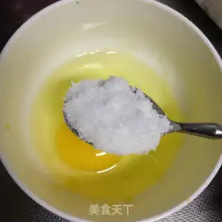 Make A white sugar egg step 1