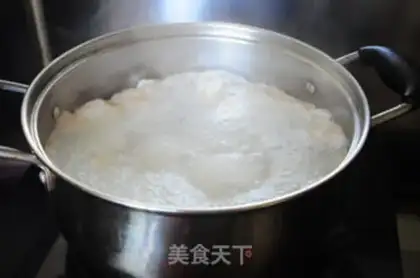 Make Tasty chicken soup with pinewood step 4