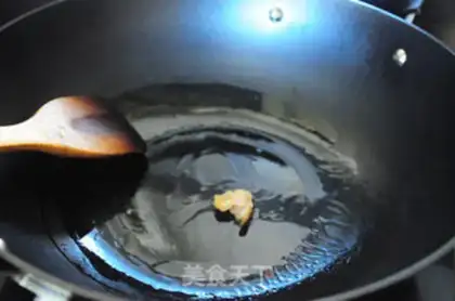 Make Tasty chicken soup with pinewood step 6
