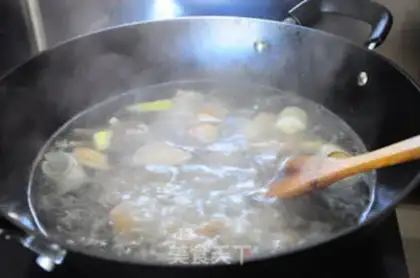 Make Tasty chicken soup with pinewood step 9