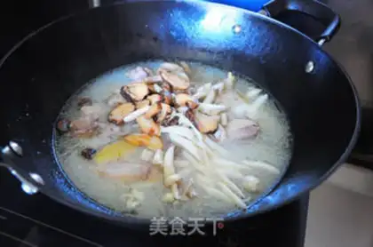 Make Tasty chicken soup with pinewood step 13