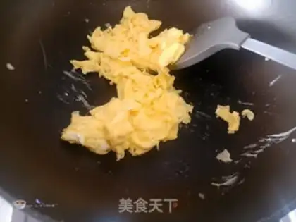 Make Tomato fried eggs step 6