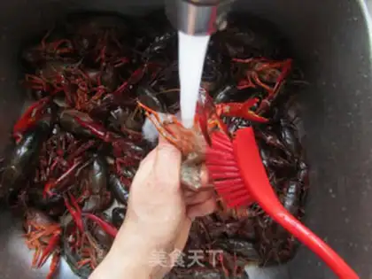 Make Spicy lobster step 0