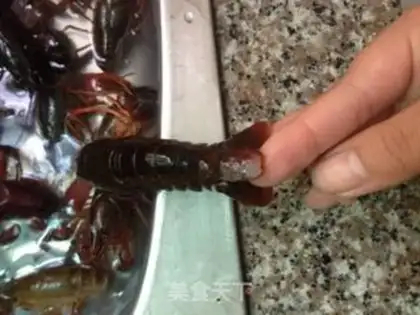 Make Spicy beer, lobster step 1