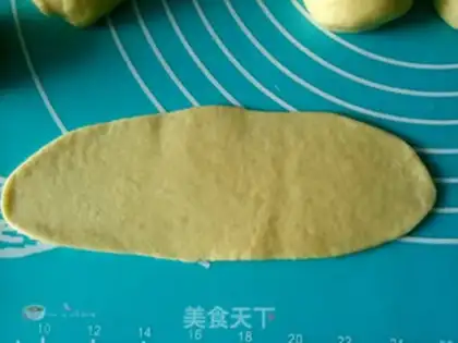 Make Snail bread step 9