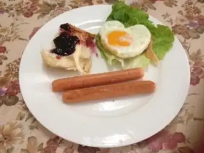 Make Heart-shaped eggs step 2