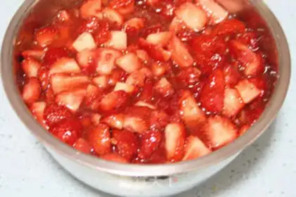 Make Bread machine homemade strawberry sauce step 4