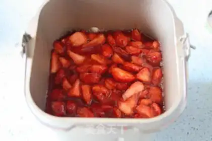 Make Bread machine homemade strawberry sauce step 5
