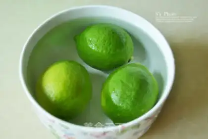 Make Lemon honey water step 0
