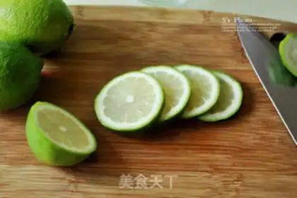 Make Lemon honey water step 2