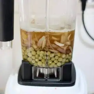 Make Onion pea soup step 4