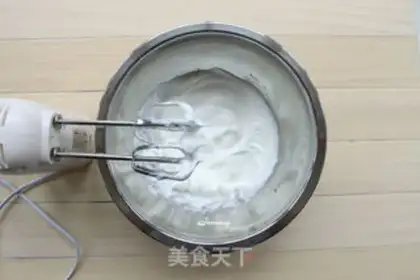 Make Strawberry Charlotte step 3