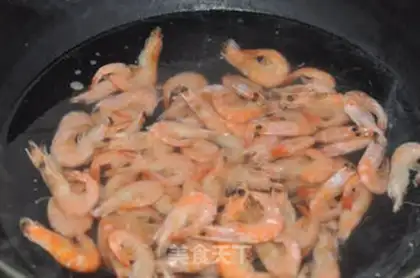 Make Cream shrimp salad step 1