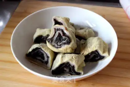 Make Homemade donkey rolls step 6
