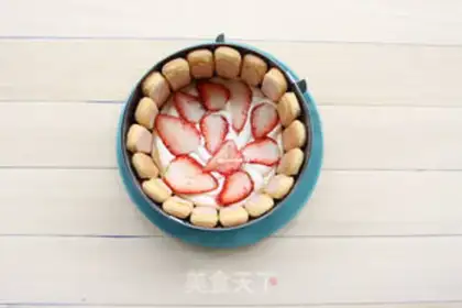 Make Strawberry Charlotte step 10