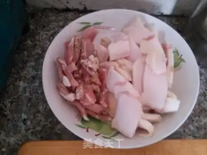 Make Onion fried meat step 1
