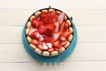 Make Strawberry Charlotte step 13