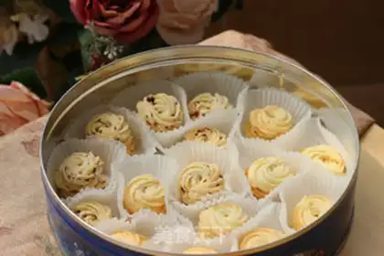 Make Cream cheese cookies step 5