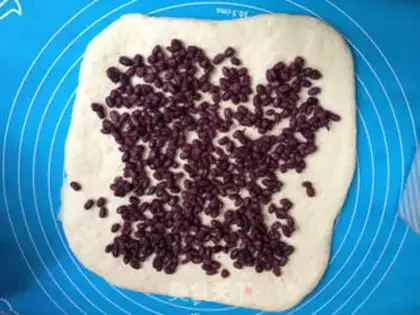 Make Chinese honey-bean toast step 7