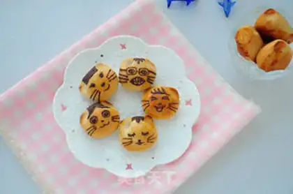 Make Cat mooncake step 12