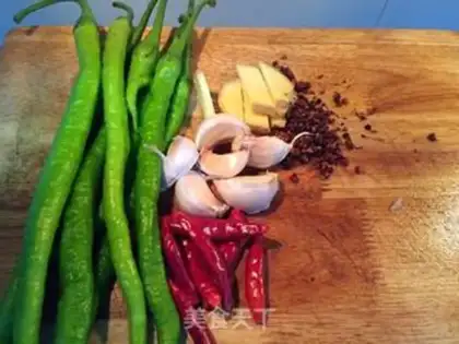 Make Spicy lobster step 1