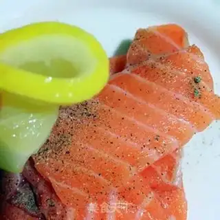 Make Fried salmon step 1
