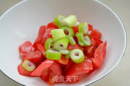 Make Tomato egg noodles step 0