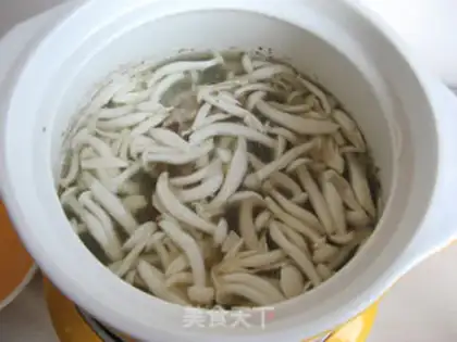 Make Crab-flavored mushroom butterbone soup step 6