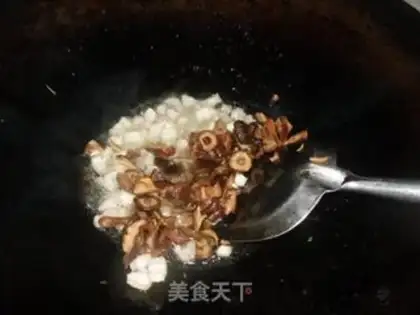 Make Fan onion pie step 4