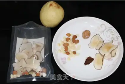 Make Submarine coconuts, almonds step 1