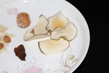 Make Submarine coconuts, almonds step 2